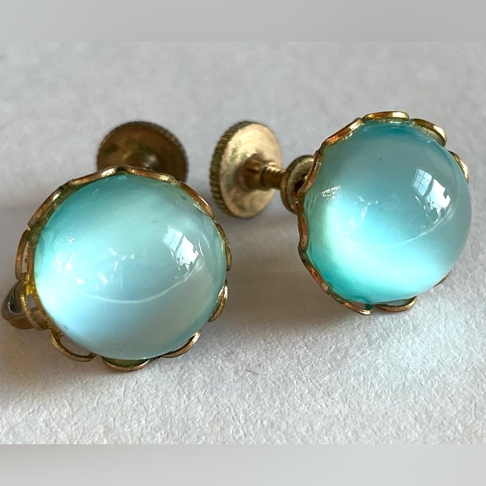 1960s Dainty Blue Cat’s Eye Glass Clip On Earrings, vintage jewelry. 🫐